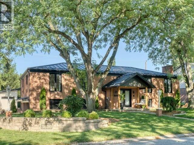 3600 HUNTINGTON AVENUE Windsor Ontario, N9E 3N3 - 5 Bedrooms Home For Sale