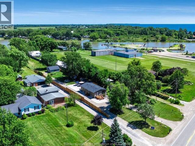 574 Bevel LINE Leamington Ontario, N8H 3V4 - 2 Bedrooms Waterfront Home For sale