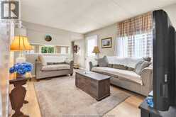6 VISCOUNT | Essex Ontario | Slide Image Eight