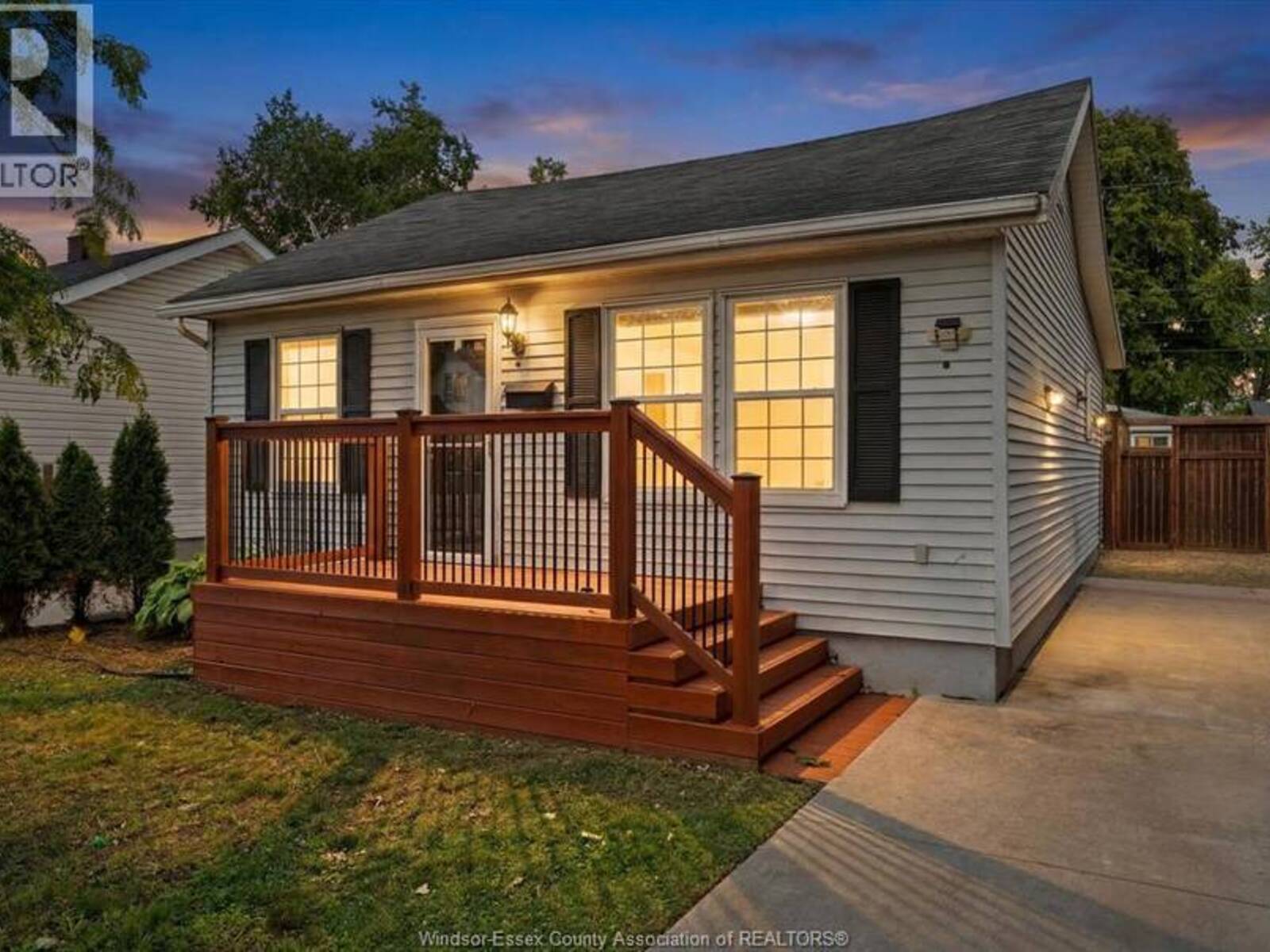 1330 CENTRAL AVENUE, Windsor, Ontario N8Y 3V4