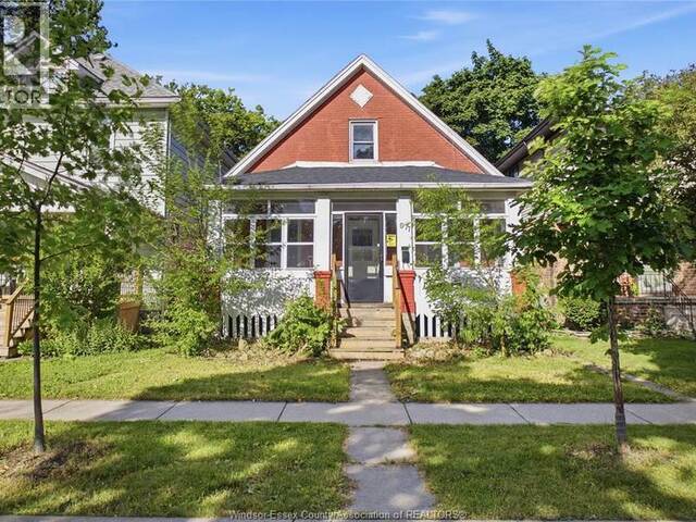 977 GLADSTONE Windsor Ontario, N9A 2R5 - 2 Bedrooms Home For Sale
