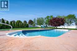 986 PORRONE DRIVE | Kingsville Ontario | Slide Image Forty-seven