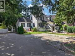 935 BARTLET Windsor Ontario, N9G 1V3