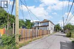1056-1060 NIAGARA | Windsor Ontario | Slide Image Twenty-four