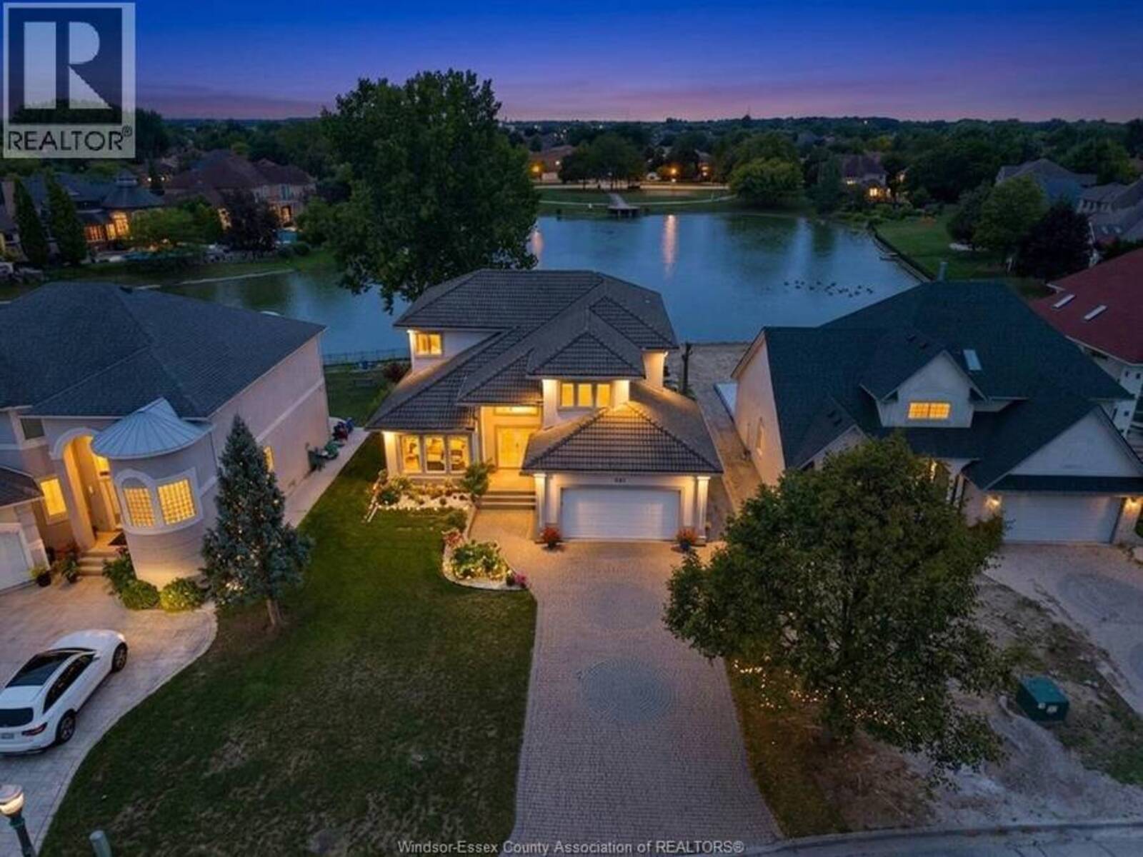 847 LAKE SHORE DRIVE, Windsor, Ontario N9G 2R1