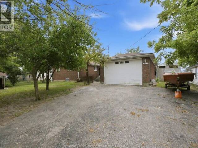 1441 HERITAGE ROAD Kingsville Ontario, N9Y 2E6 - 3 Bedrooms Waterfront Home For sale