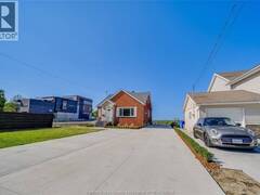 13902 RIVERSIDE DRIVE Tecumseh Ontario, N8W 1B6