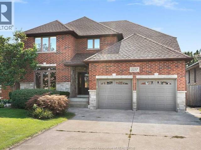 2257 ASKIN AVENUE Windsor Ontario, N9B 3Y4 - 6 Bedrooms Home For Sale