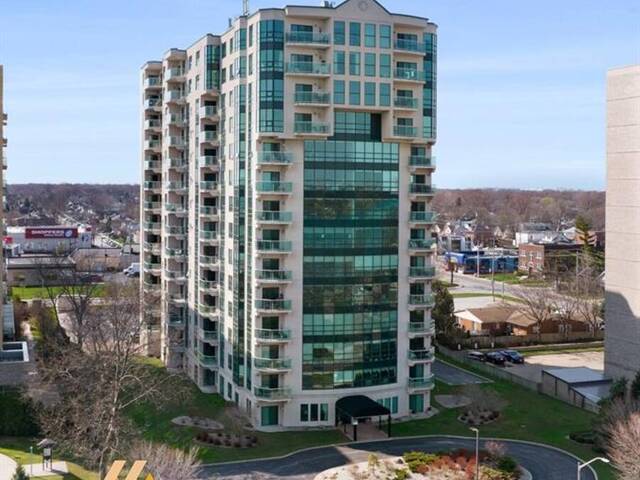 4789 RIVERSIDE DRIVE East Unit# 203 Windsor Ontario, N8Y 5A2 - 2 Bedrooms Condo For Sale