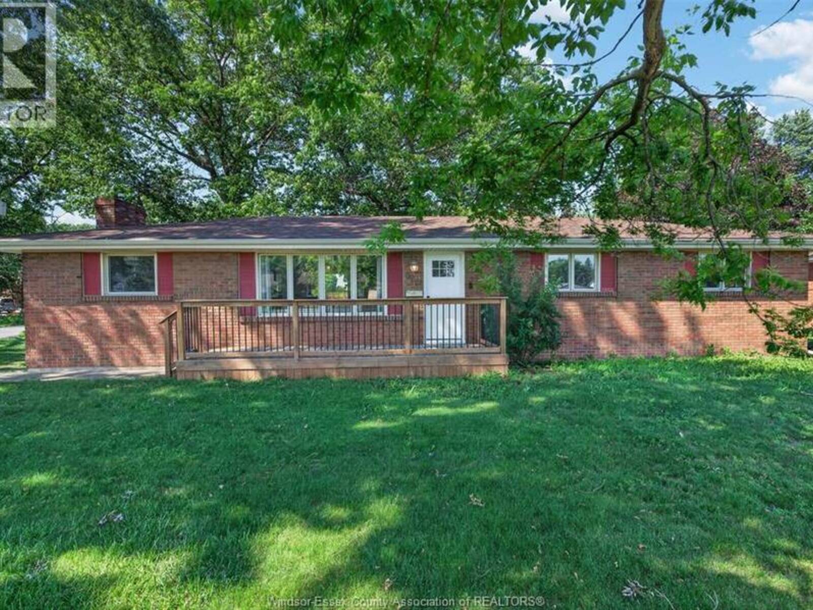 520 FRONT ROAD, LaSalle, Ontario N9J 1A6