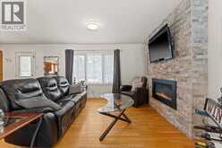 1042 EDWARD | Windsor Ontario | Slide Image Seven
