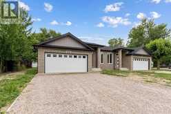 476 RAILWAY AVENUE | Lakeshore Ontario | Slide Image Two