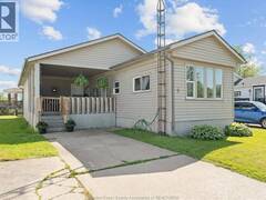 9 PARKSIDE Essex Ontario, N0R 1J0