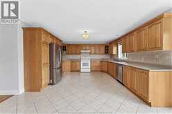 128 MARINA GROVE | Windsor Ontario | Slide Image Eighteen
