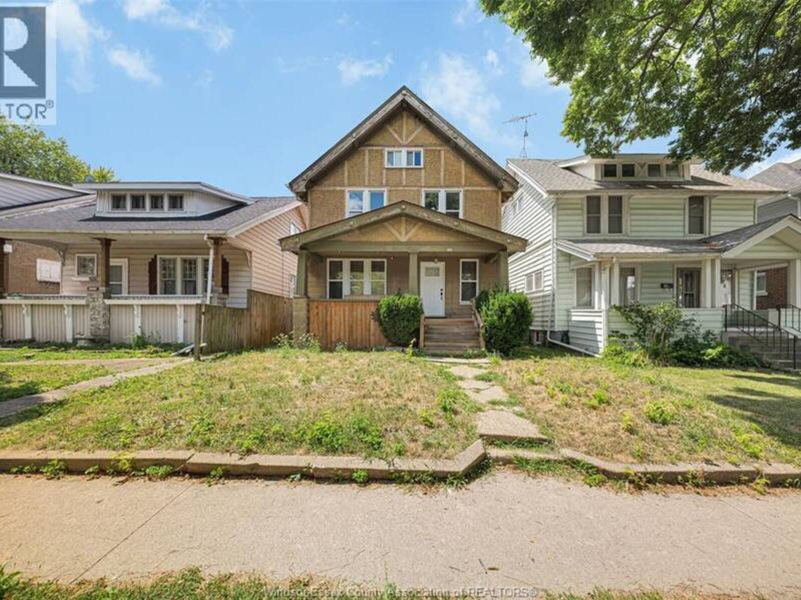 421 ELM AVENUE, Windsor, Ontario N9A 5H2