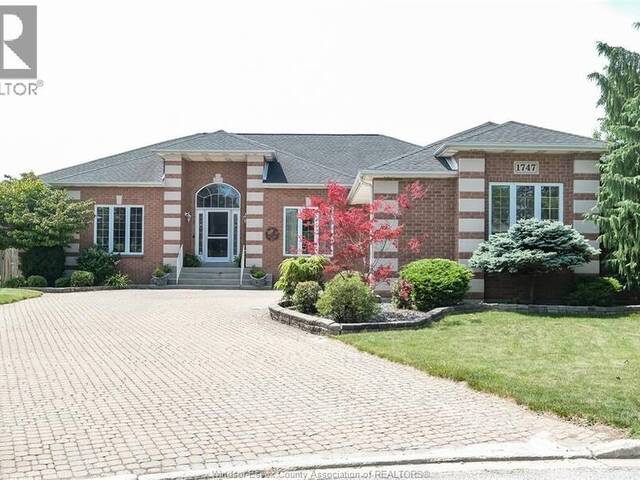1747 CHORNOBY CRESCENT Tecumseh Ontario, N8N 5A1 - 5 Bedrooms Home For Sale