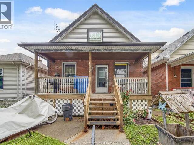 1066 HICKORY Windsor Ontario, N8Y 3S1 - 4 Bedrooms Home For Sale