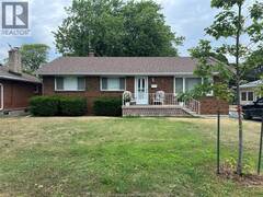 7 GLADSTONE AVENUE Leamington Ontario, N9Y 2H4