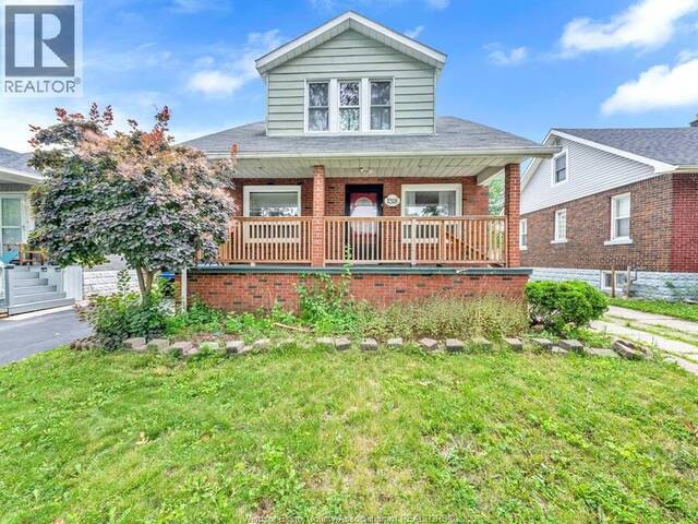 2318 CHANDLER Windsor Ontario, N8W 4A6 - 5 Bedrooms Home For Sale