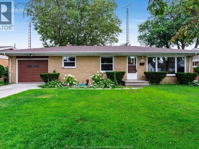 118 QUEENS Leamington Ontario, N8H 3H4 - 3 Bedrooms Home For Sale