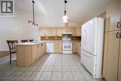 1511 CHATEAU AVENUE | Windsor Ontario | Slide Image Ten