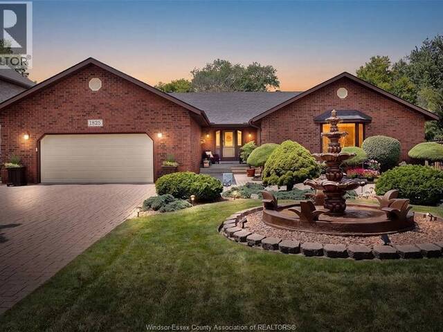 1825 HEBERT STREET Tecumseh Ontario, N8N 4G4 - 5 Bedrooms Home For Sale