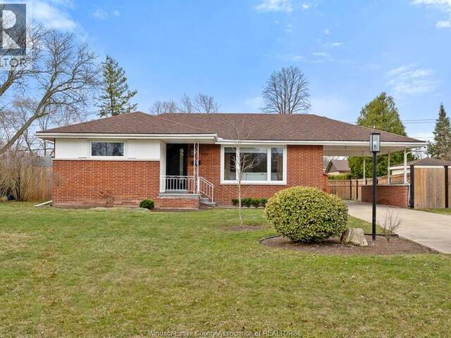 735 Lounsborough Windsor Ontario, N9G 1G1 - 4 Bedrooms Home For Sale