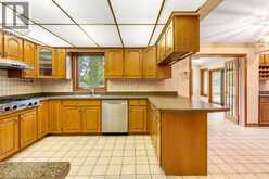 267 ELMGROVE DRIVE | Windsor Ontario | Slide Image Sixteen
