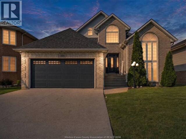 204 HAMPTON CRESCENT Windsor Ontario, N9E 4M4 - 4 Bedrooms Home For Sale