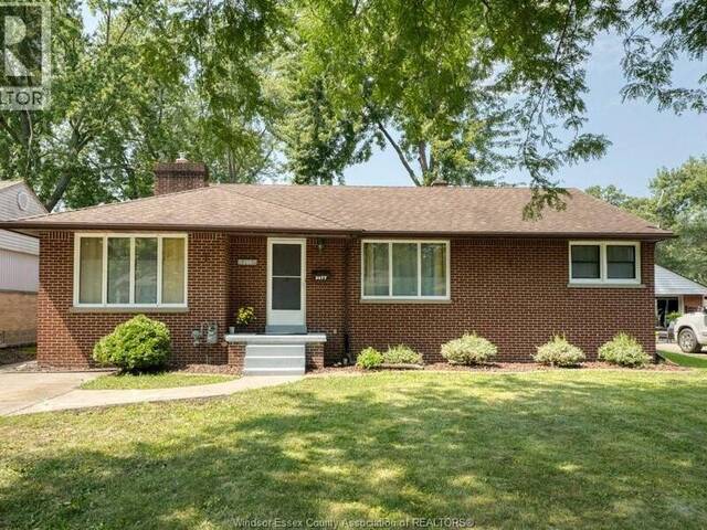 3277 DOMINION Windsor Ontario, N9E 2N6 - 5 Bedrooms Home For Sale