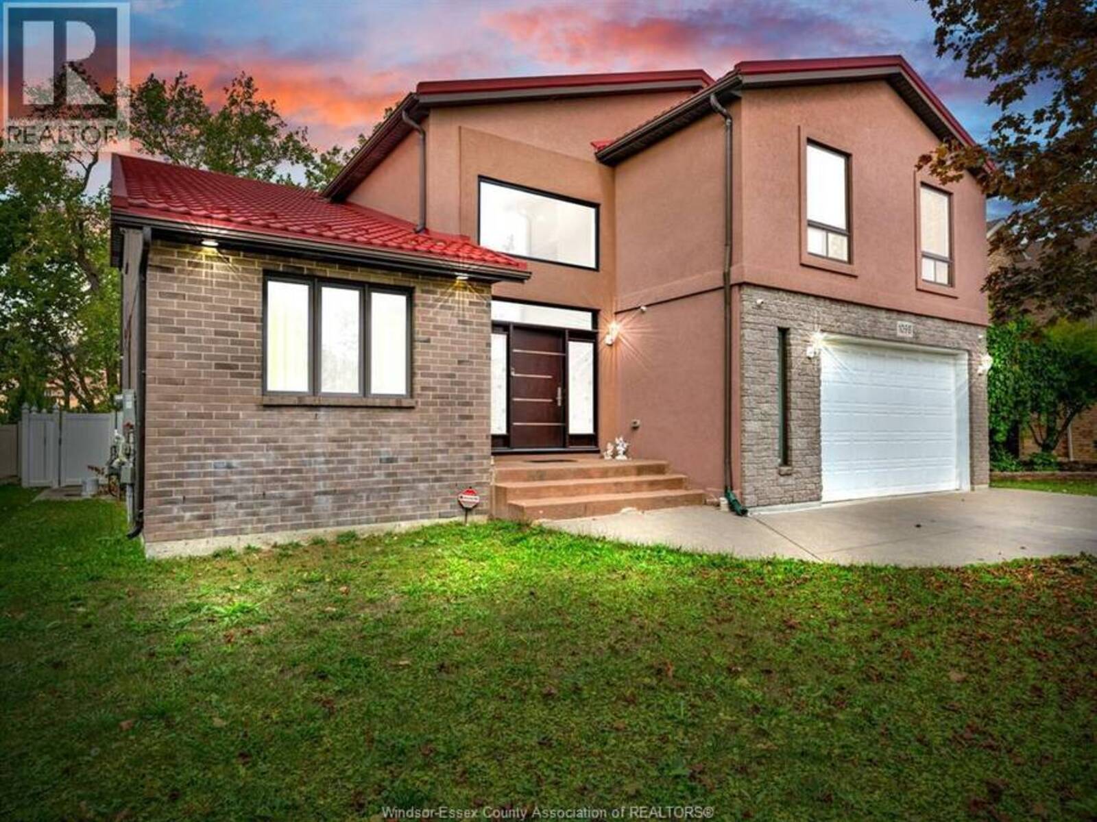 1098 STONEYBROOK CRESCENT, Windsor, Ontario N9G 2Y3