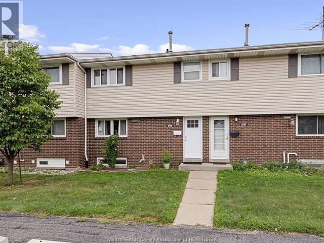 2755 MEADOWBROOK Unit# 11 Windsor Ontario, N8T 2Y6 - 3 Bedrooms Condo For Sale