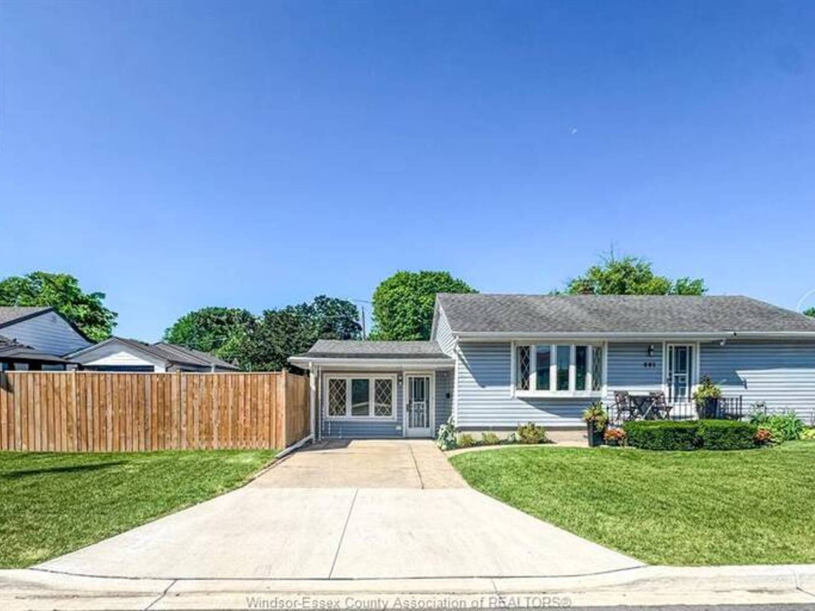 805 MATTHEW BRADY BOULEVARD, Windsor, Ontario N8S 3J7