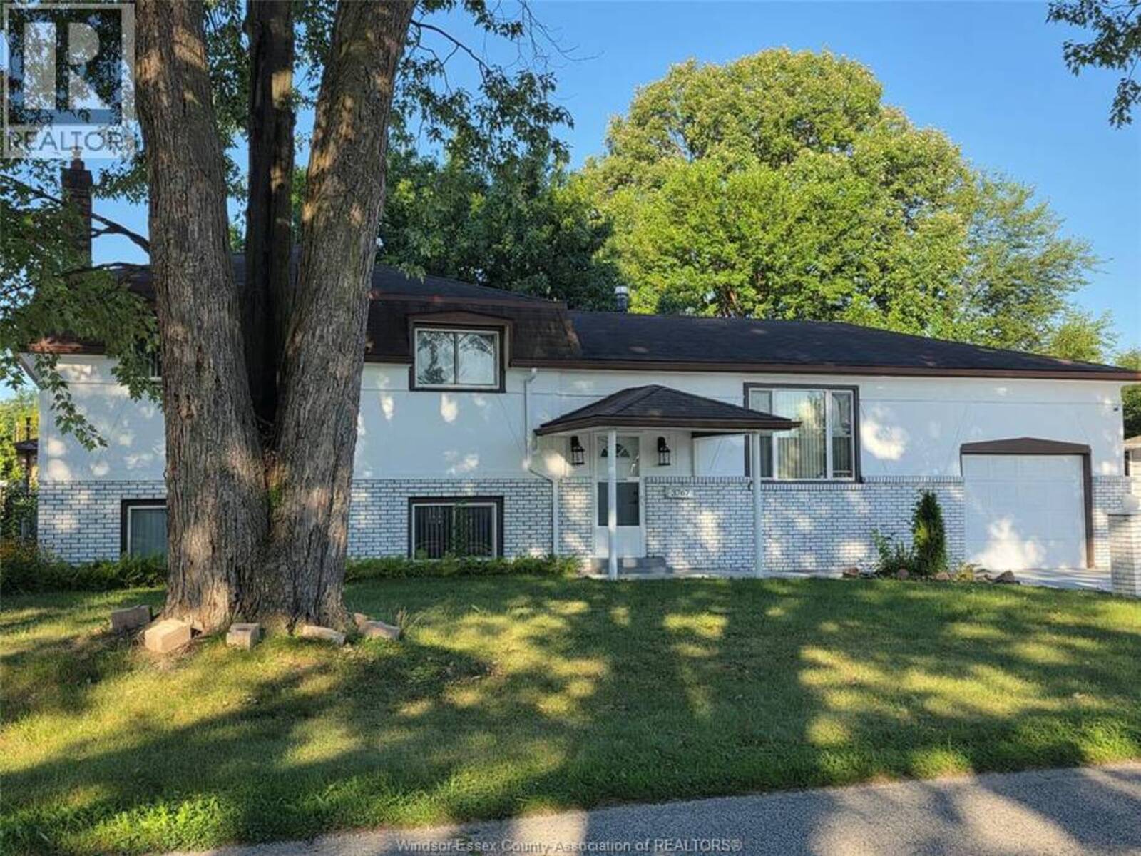 3767 TURNER, Windsor, Ontario N8W 3N2