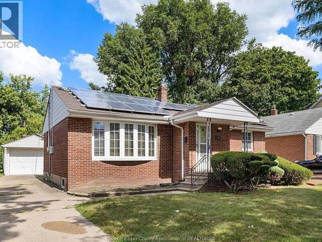 386 PARTINGTON AVE Windsor Ontario, N9B 2N5 - 4 Bedrooms Home For Sale
