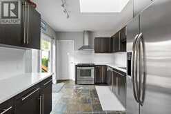 853 MONMOUTH | Windsor Ontario | Slide Image Eight