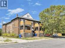 561 PARENT AVENUE | Windsor Ontario | Slide Image Four