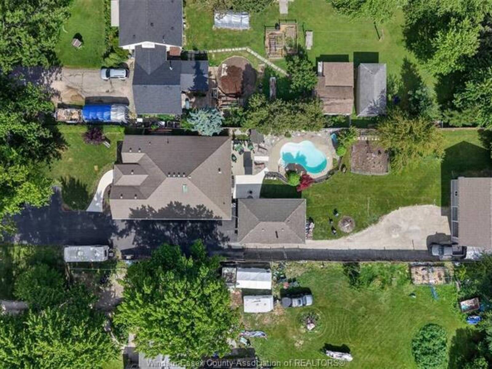 248 Notre Dame, Lakeshore, Ontario N8L 1K8