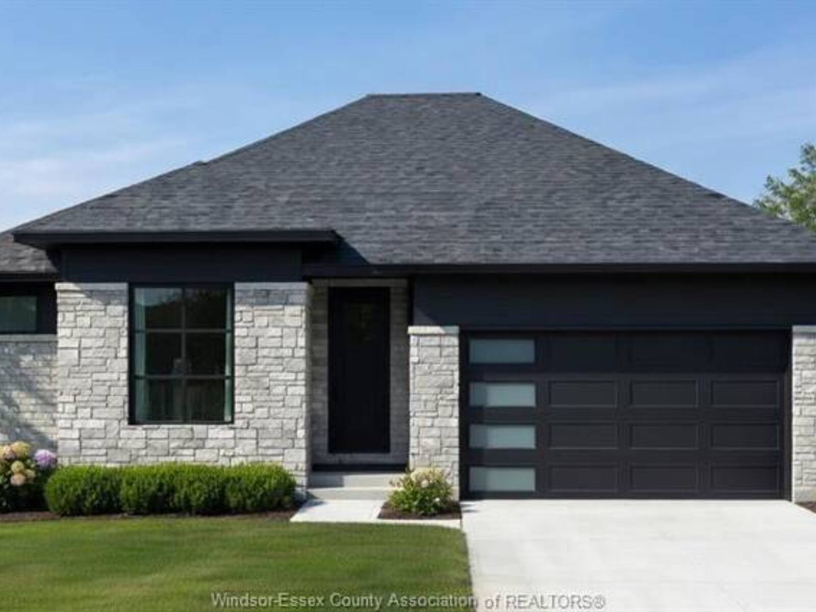5229 AIDEN AVENUE, Tecumseh, Ontario N0R 1K0