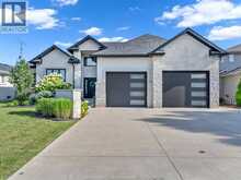 22 SHAWNEE COURT | Leamington Ontario | Slide Image Two