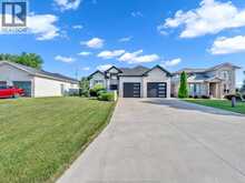 22 SHAWNEE COURT | Leamington Ontario | Slide Image Three