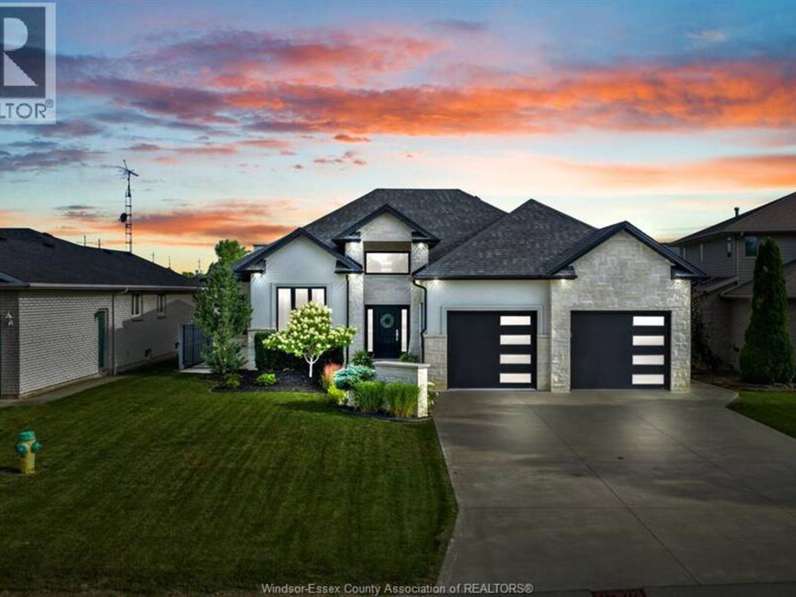 22 SHAWNEE COURT, Leamington, Ontario N8H 5A8