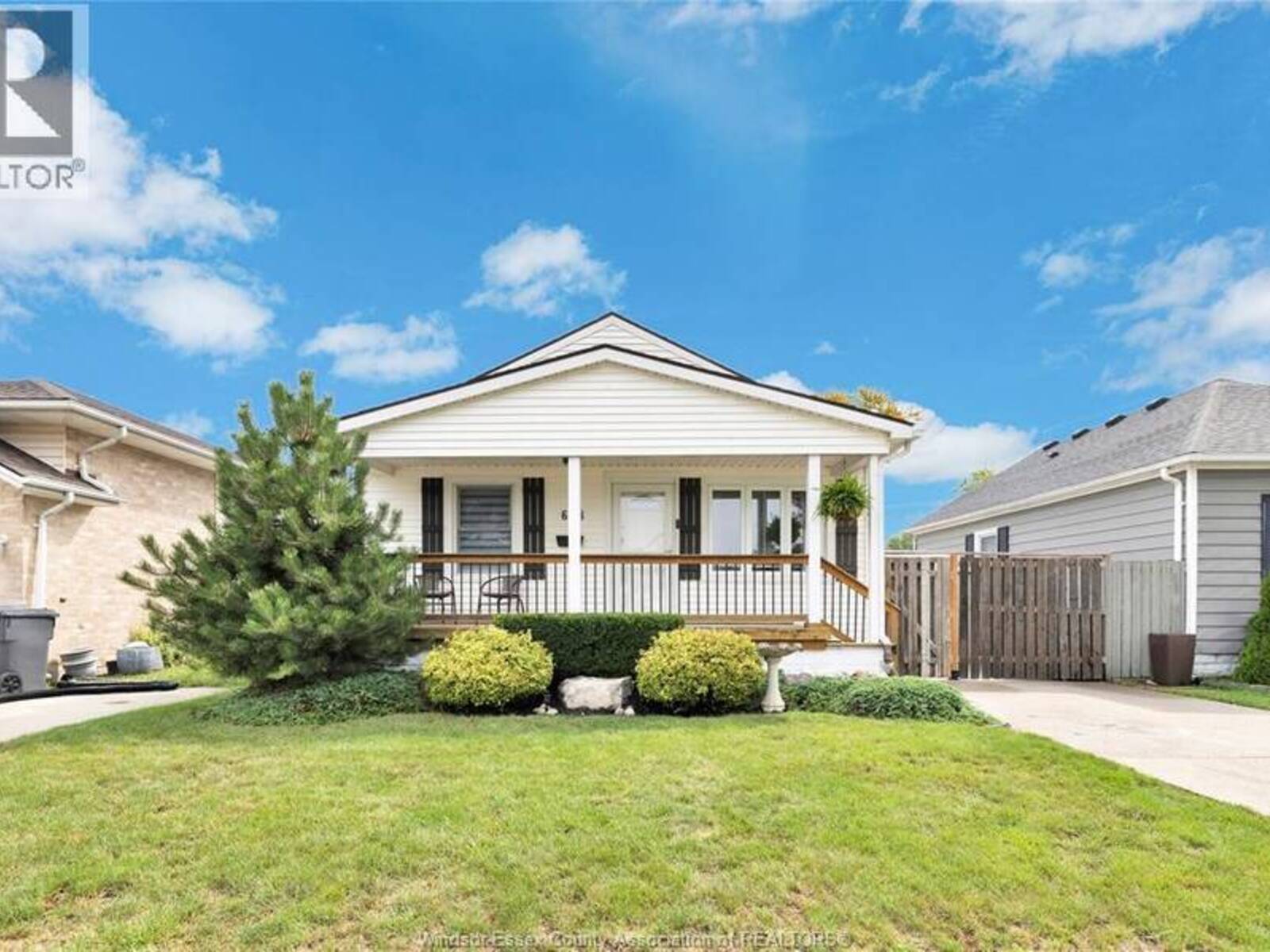 678 LABUTE, Tecumseh, Ontario N8N 2B3