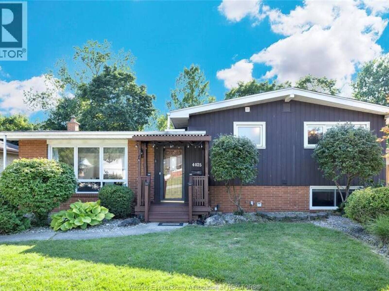 4025 MOUNT ROYAL, Windsor, Ontario N9G 2C1