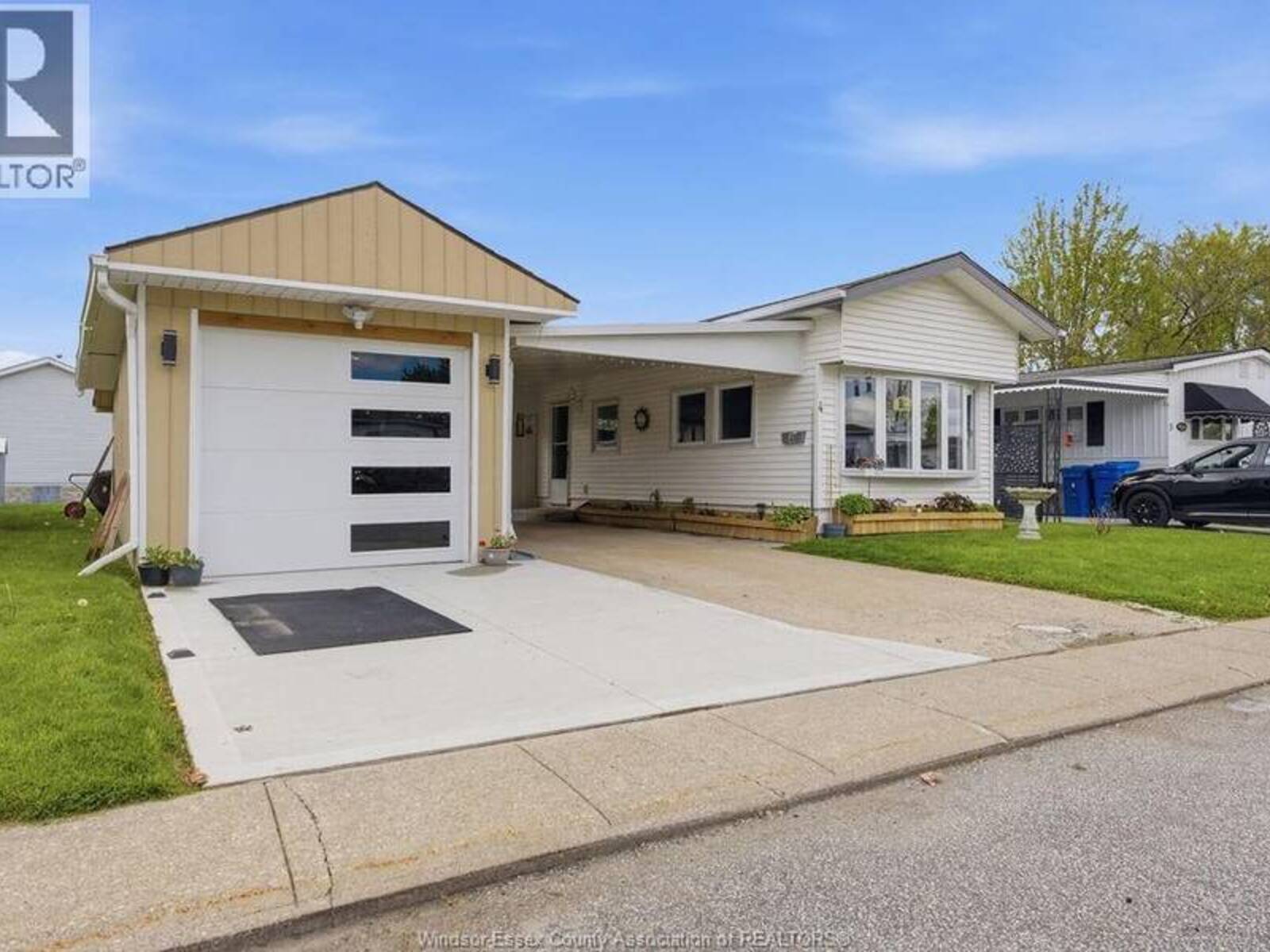4 MALDEN HILL, Amherstburg, Ontario N9V 3E1