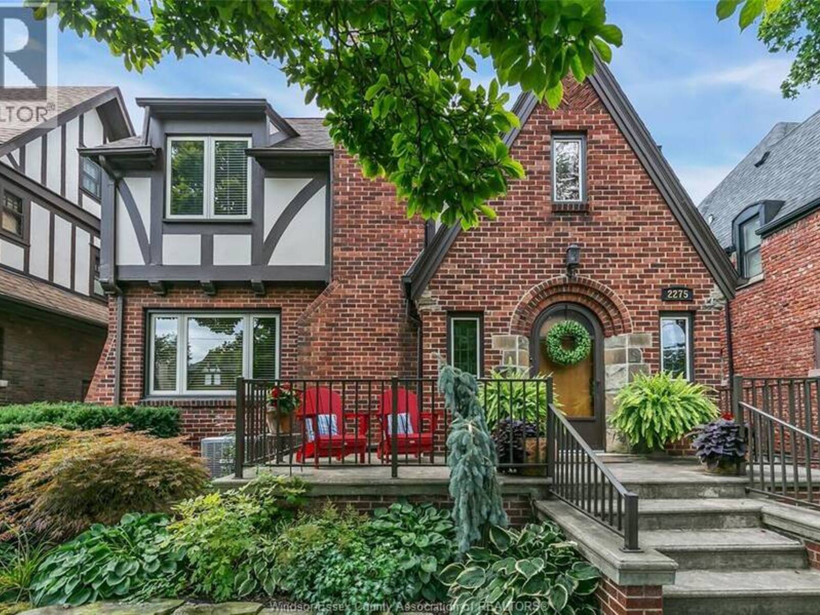 2275 VICTORIA AVENUE, Windsor, Ontario N8X 1R2