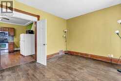547 OAK | Windsor Ontario | Slide Image Eight