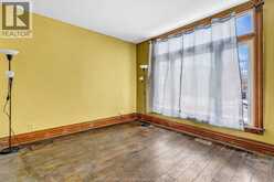 547 OAK | Windsor Ontario | Slide Image Nine