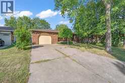 3003 REGIS AVENUE | Windsor Ontario | Slide Image Three