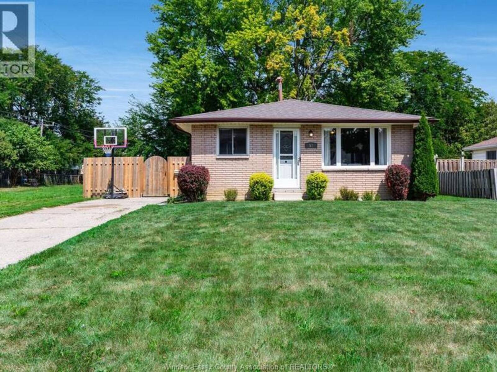 57 Marion AVENUE, Chatham, Ontario N7M 5N7